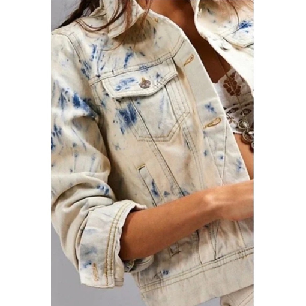 Free People Rumors Distressed Denim Jacket Bleached Acid Wash Tie Dye Blue sz 8 - Picture 2 of 3